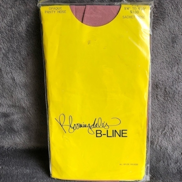 Bloomingdale's Accessories - Vintage Bloomingdales B-LINE Opaque Pantyhose‎ Sachet Rose Mauve Pink Nylon NIP